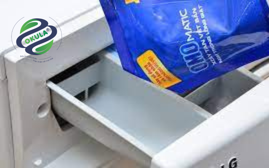 Cách đổ nước giặt vào máy giặt cửa trên đúng quy trình Hướng dẫn cách đổ nước giặt vào máy giặt cửa trên đúng cách, Cách đổ nước giặt vào máy giặt cửa trên đúng quy trình